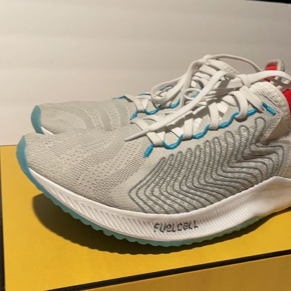 New Balance Fuelcell sneakers - Picture 7 of 9